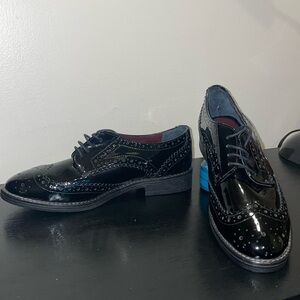 Line A Zeta Black patent‎ leather wing tip shoes.  Size 37/6.5.